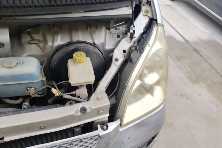 Used Wuling Rongguang 2011 1.2L Base Version Engine Bay Left
