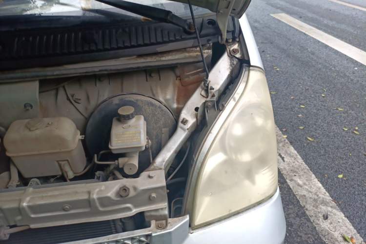 Used Wuling Rongguang 2011 1.2L Base Version Engine Bay Left