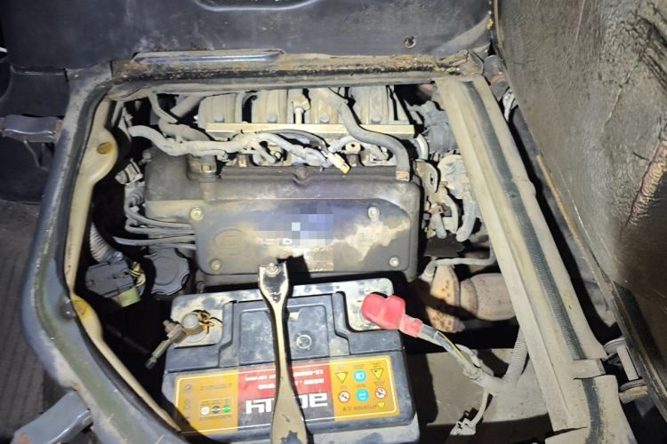 Used Wuling Rongguang 2011 1.2L Base Version Engine Bay Left