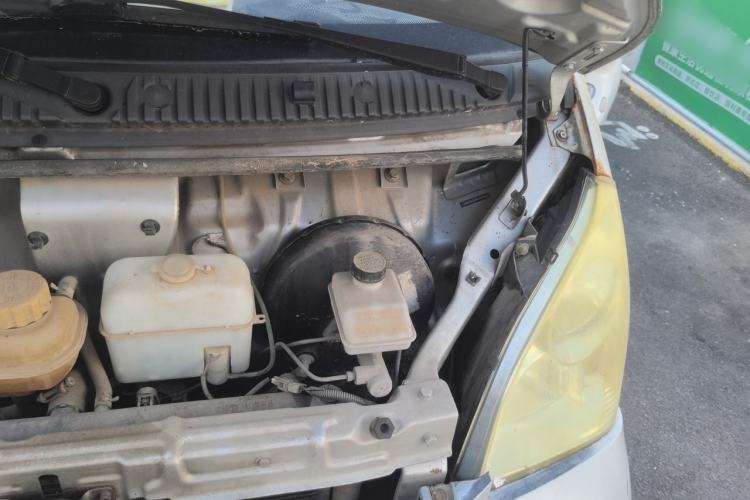 Used Wuling Rongguang 2011 1.2L Base Version Engine Bay Left