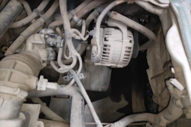 Used Wuling Rongguang 2011 1.2L Base Version Engine Bay Left