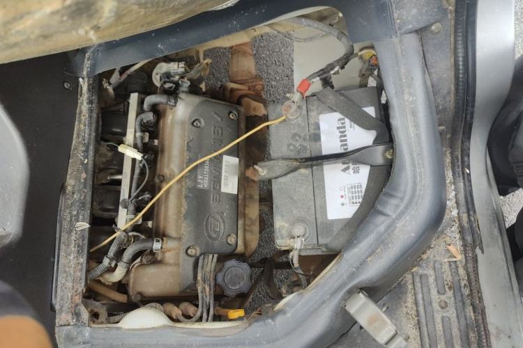 Used Wuling Rongguang 2011 1.2L Base Version Engine Bay Left