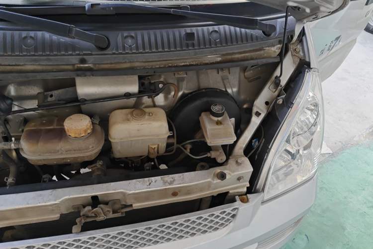 Used Wuling Rongguang 2011 1.2L Base Version Engine Bay Left