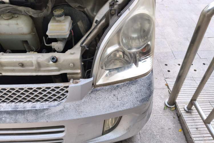 Used Wuling Rongguang 2011 1.2L Standard Version Engine Bay Left