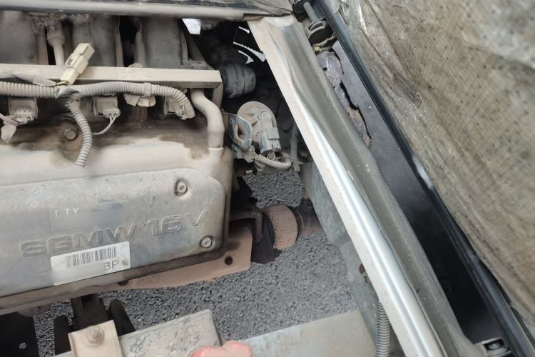 Used Wuling Rongguang 2011 1.2L Base Version Engine Bay Left