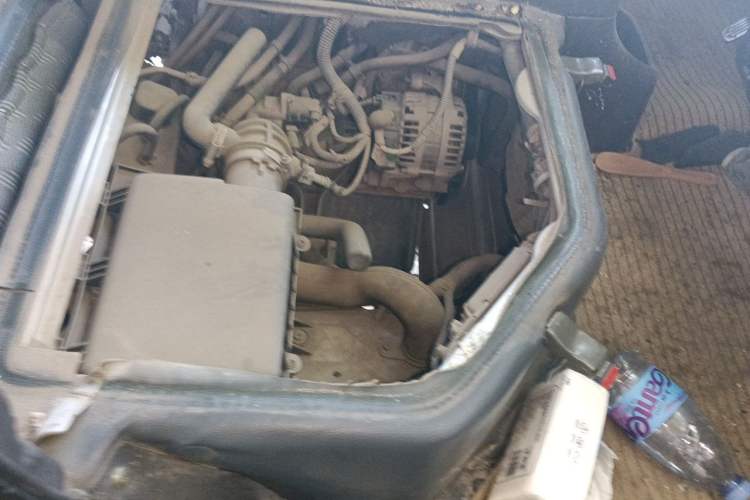 Used Wuling Rongguang 2011 1.2L Base Version Engine Bay Left
