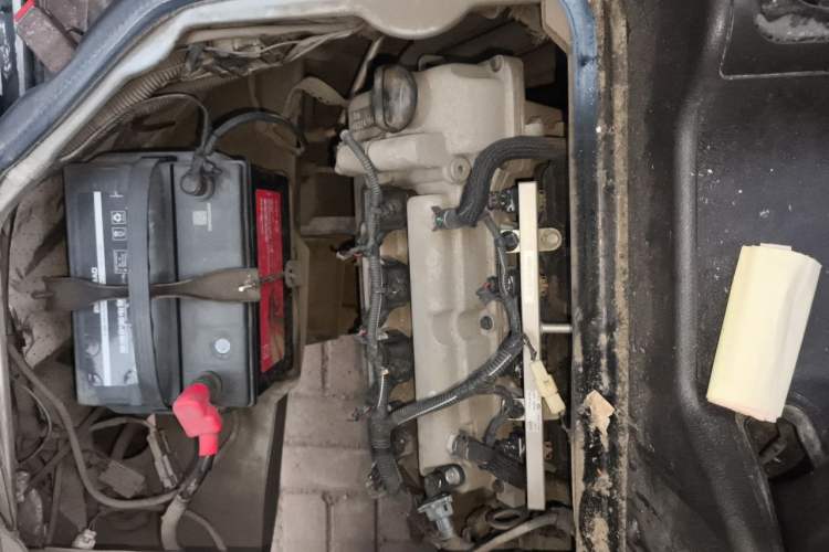 Used Wuling Rongguang 2011 1.2L Base Version Engine Bay Left