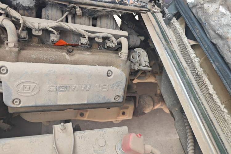 Used Wuling Rongguang 2011 1.2L Base Version Engine Bay Left
