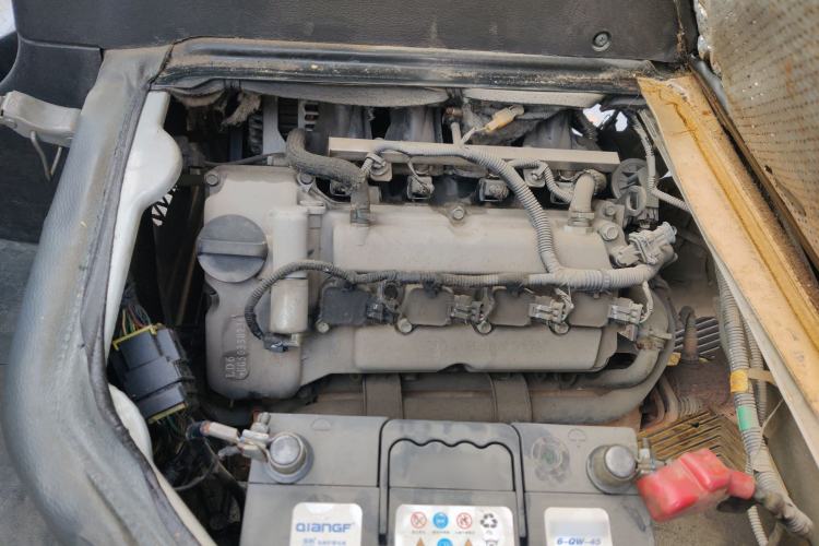 Used Wuling Rongguang 2011 1.2L Base Version Engine Bay Left