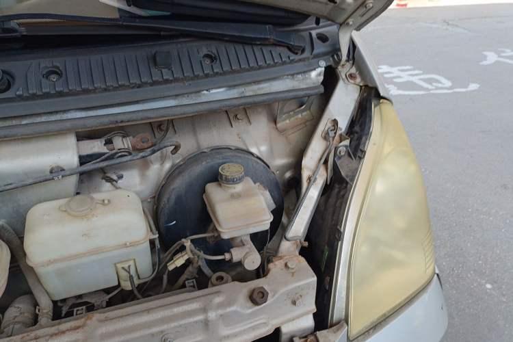 Used Wuling Rongguang 2011 1.2L Base Version Engine Bay Left