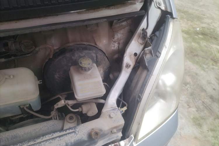 Used Wuling Rongguang 2011 1.2L Comfort Model Engine Bay Left