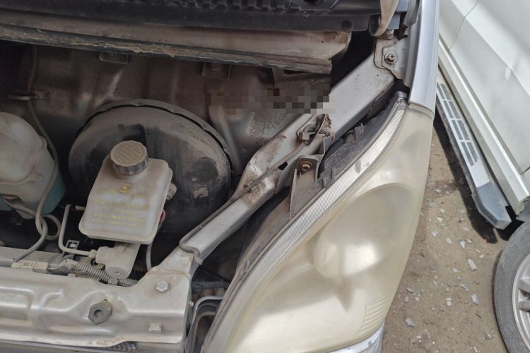 Used Wuling Rongguang 2011 1.2L Base Version Engine Bay Left