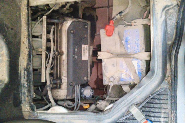 Used Wuling Rongguang 2011 1.2L Base Version Engine Bay Left