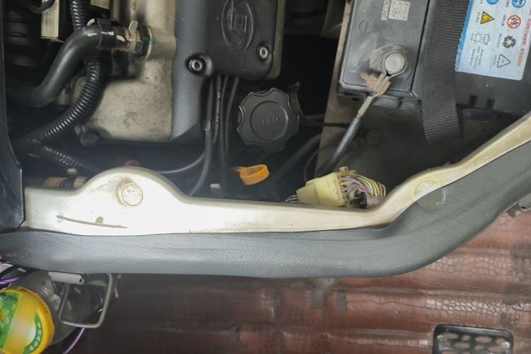 Used Wuling Rongguang  Engine Bay Left