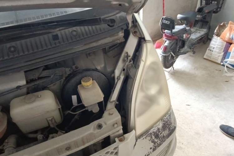 Used Wuling Rongguang 2011 1.2L Base Version Engine Bay Left