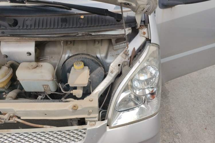 Used Wuling Rongguang 2011 1.2L Base Version Engine Bay Left