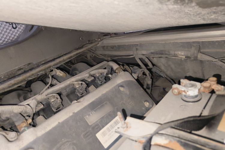 Used Wuling Rongguang 2011 1.2L Comfort Model Engine Bay Left