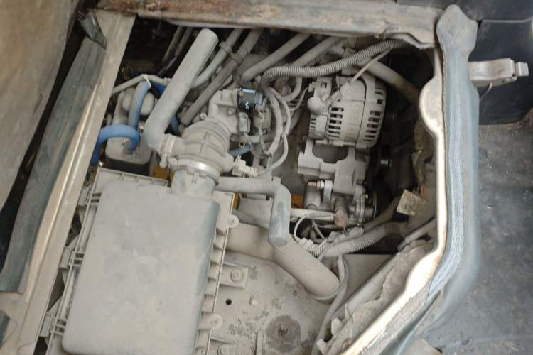 Used Wuling Rongguang 2011 1.2L Base Version Engine Bay Left