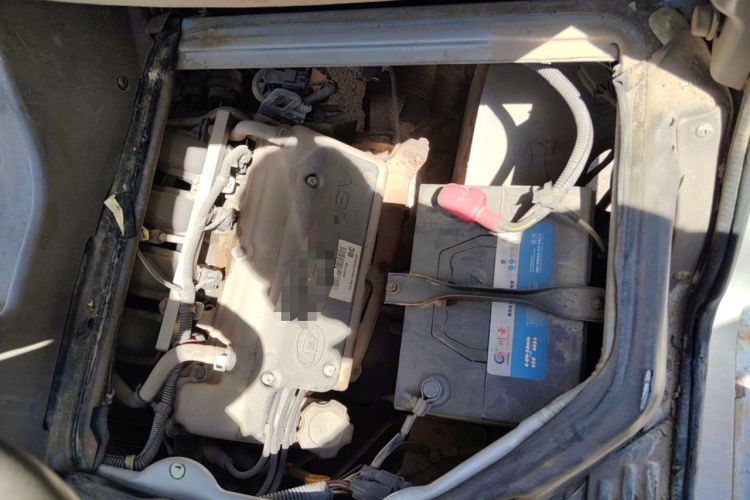 Used Wuling Rongguang 2011 1.2L Comfort Model Engine Bay Left