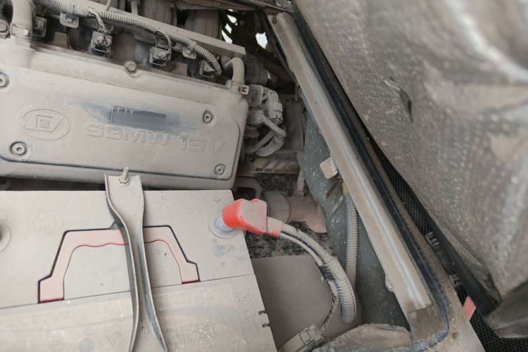 Used Wuling Rongguang 2011 1.2L Base Version Engine Bay Left
