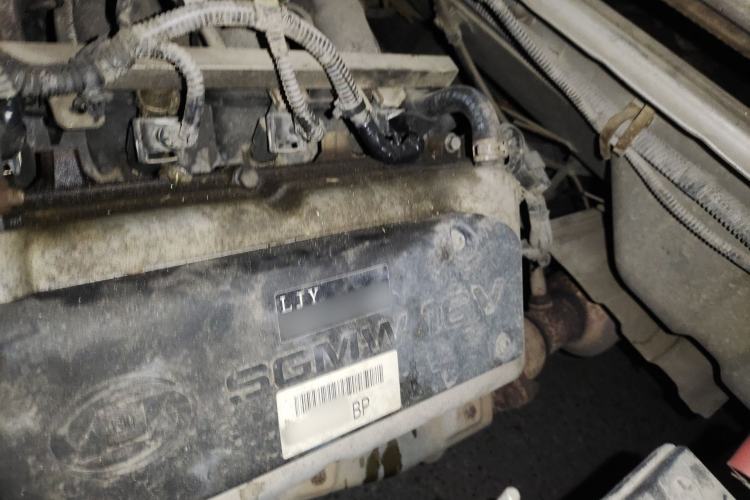 Used Wuling Rongguang 2011 1.2L Base Version Engine Bay Left