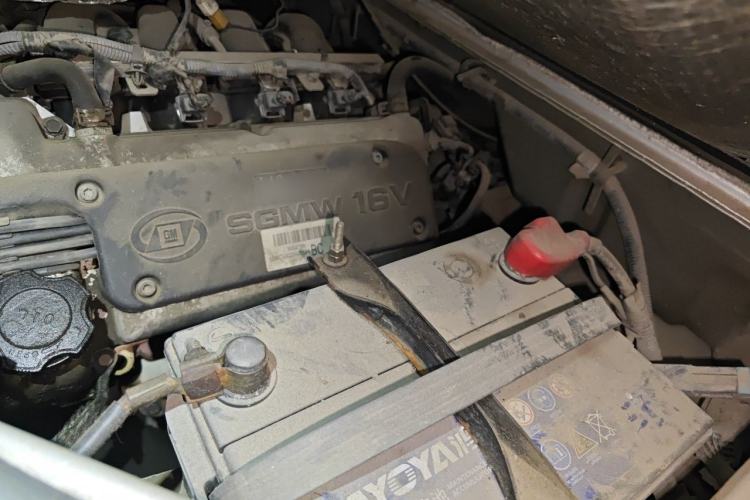 Used Wuling Rongguang 2011 1.2L Base Version Engine Bay Left