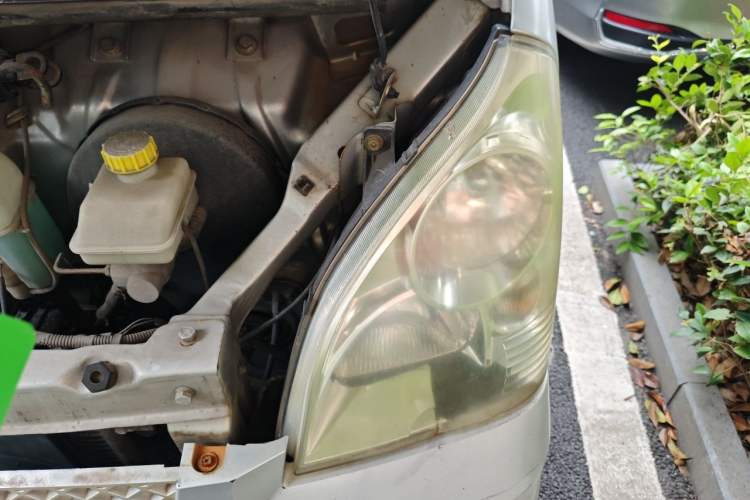 Used Wuling Rongguang 2011 1.2L Base Version Engine Bay Left