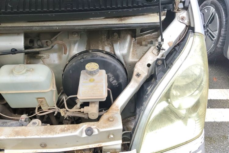 Used Wuling Rongguang 2011 1.2L Base Version Engine Bay Left
