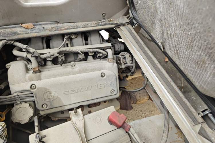 Used Wuling Rongguang 2011 1.2L Comfort Model Engine Bay Left