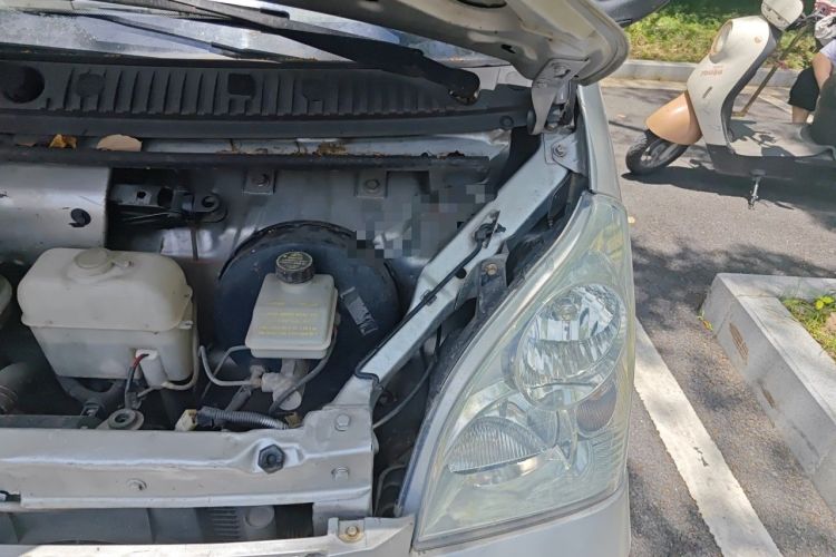 Used Wuling Rongguang 2011 1.2L Base Version Engine Bay Left