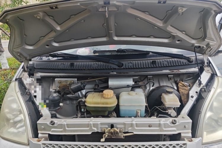 Used Wuling Rongguang 2011 1.5L Base Version Engine Bay