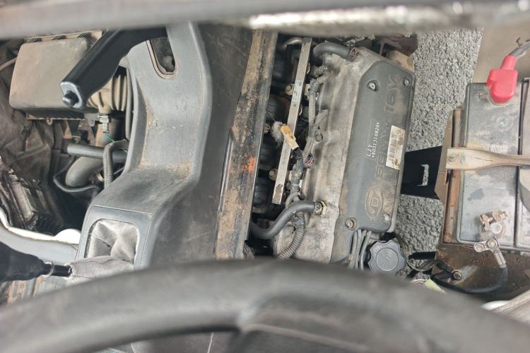Used Wuling Rongguang 2011 1.2L Base Version Engine Bay