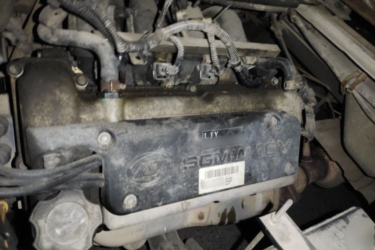 Used Wuling Rongguang 2011 1.2L Base Version Engine Bay