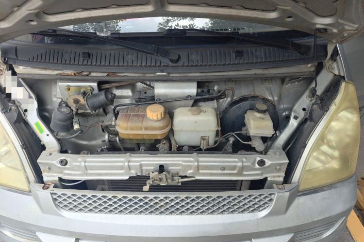 Used Wuling Rongguang 2011 1.2L Base Version Engine Bay