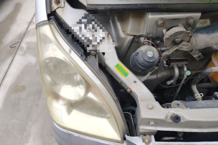 Used Wuling Rongguang 2011 1.2L Base Version Engine Bay Right