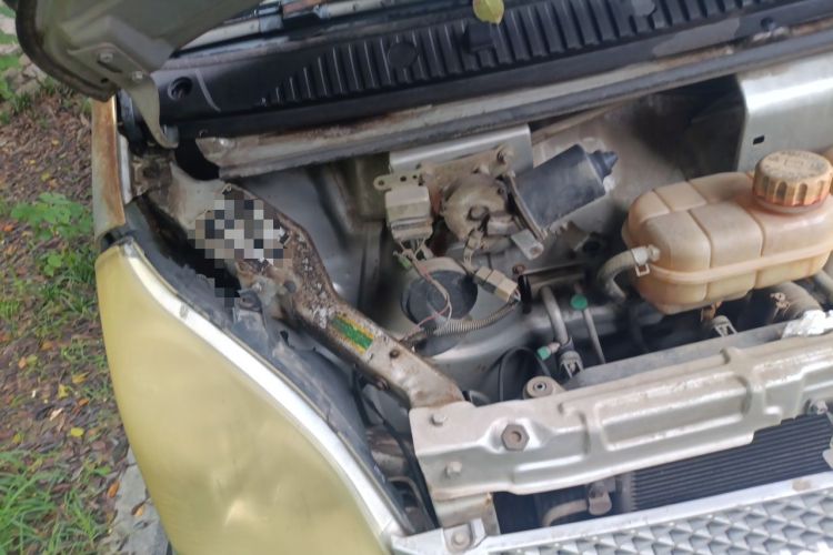 Used Wuling Rongguang 2011 1.2L Base Version Engine Bay Right