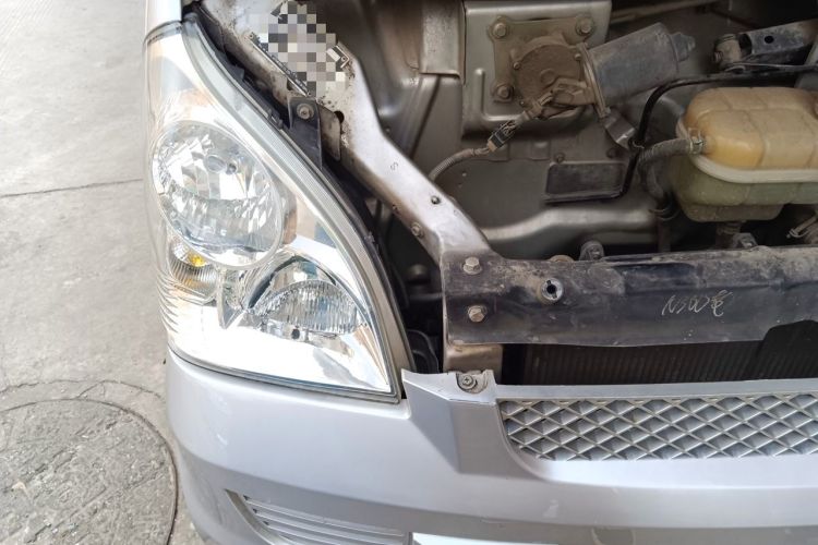 Used Wuling Rongguang 2011 1.2L Base Version Engine Bay Right