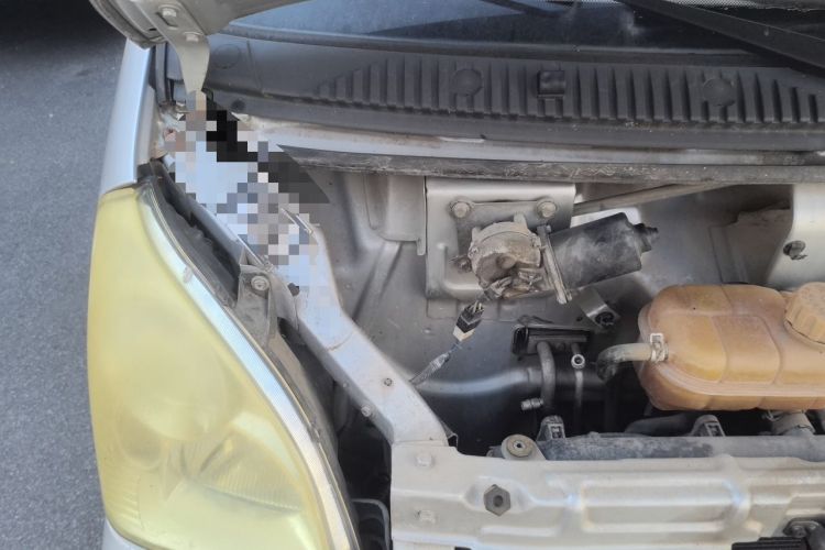 Used Wuling Rongguang 2011 1.2L Base Version Engine Bay Right