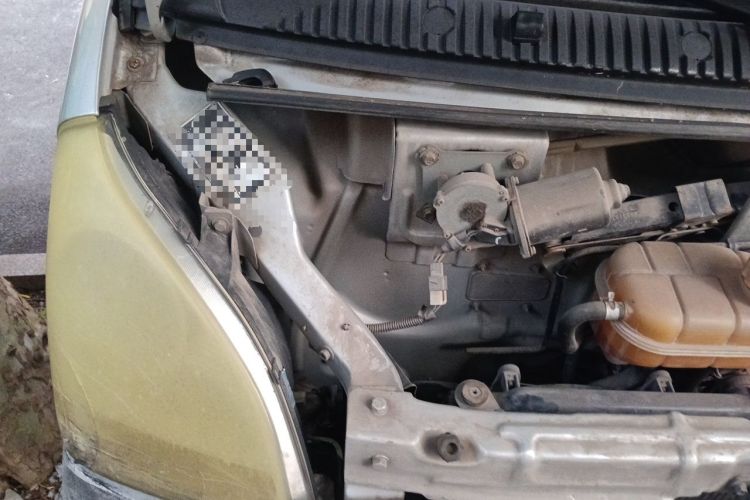 Used Wuling Rongguang 2011 1.2L Base Version Engine Bay Right