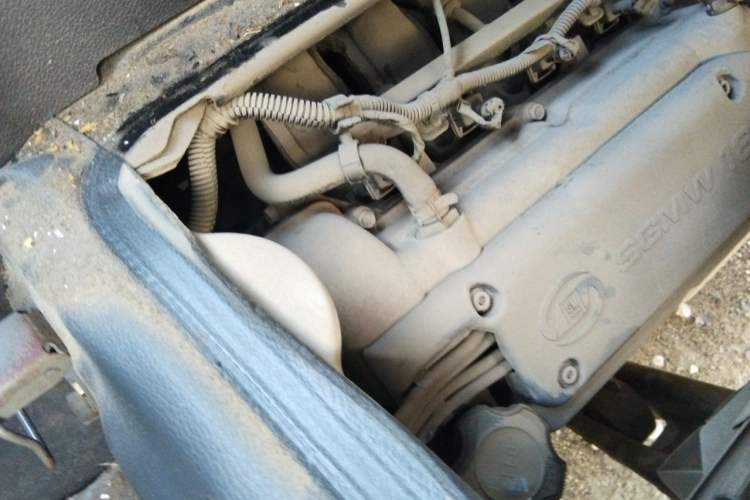 Used Wuling Rongguang 2011 1.2L Base Version Engine Bay Right