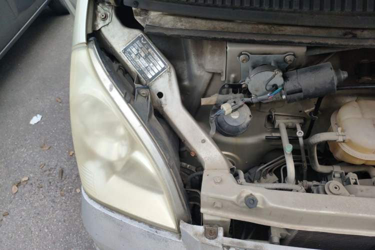 Used Wuling Rongguang 2011 1.2L Base Version Engine Bay Right