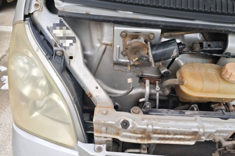 Used Wuling Rongguang 2011 1.2L Base Version Engine Bay Right