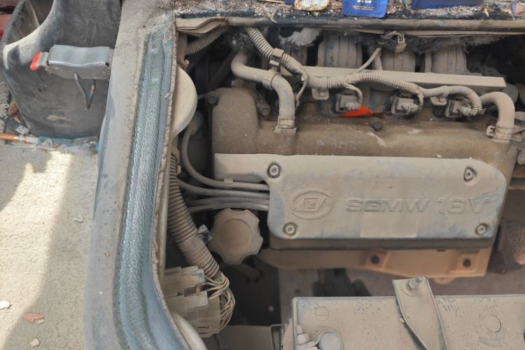 Used Wuling Rongguang 2011 1.2L Base Version Engine Bay Right