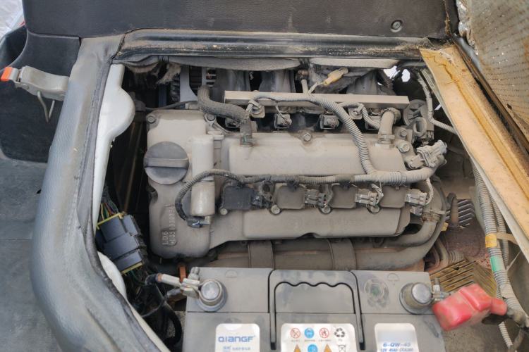 Used Wuling Rongguang 2011 1.2L Base Version Engine Bay Right