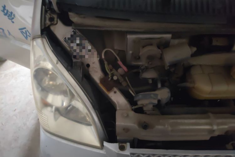 Used Wuling Rongguang 2011 1.2L Base Version Engine Bay Right