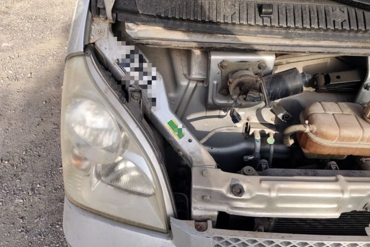 Used Wuling Rongguang 2011 1.2L Base Version Engine Bay Right