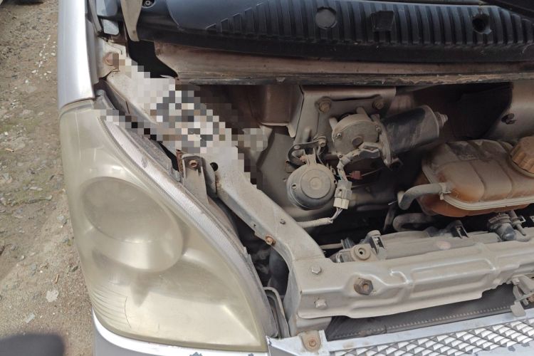 Used Wuling Rongguang 2011 1.2L Base Version Engine Bay Right