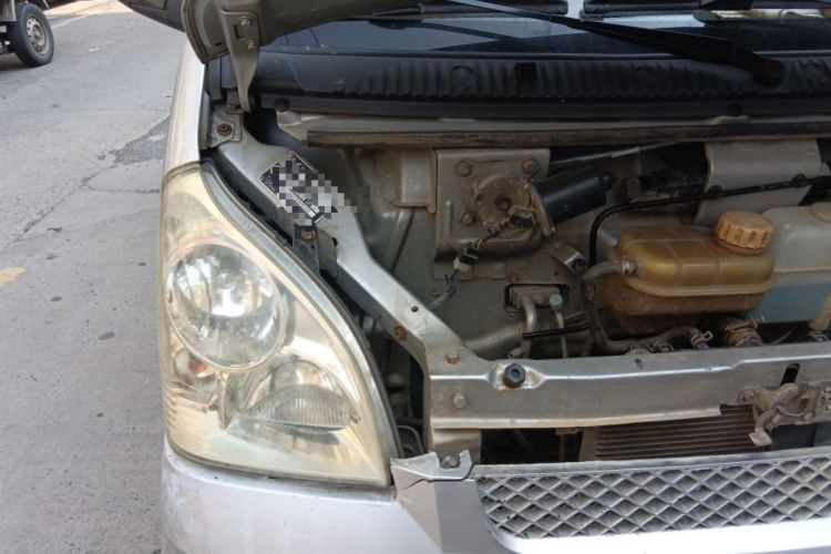 Used Wuling Rongguang 2011 1.2L Base Version Engine Bay Right