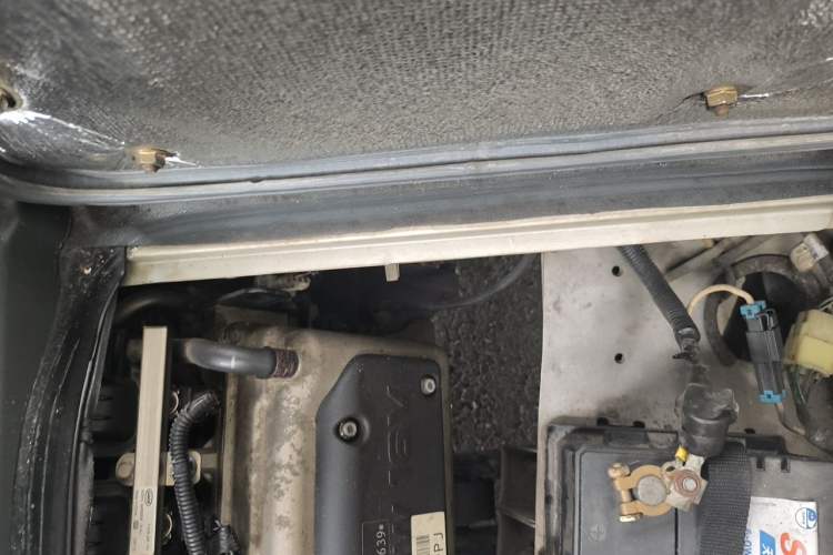 Used Wuling Rongguang  Engine Bay Right