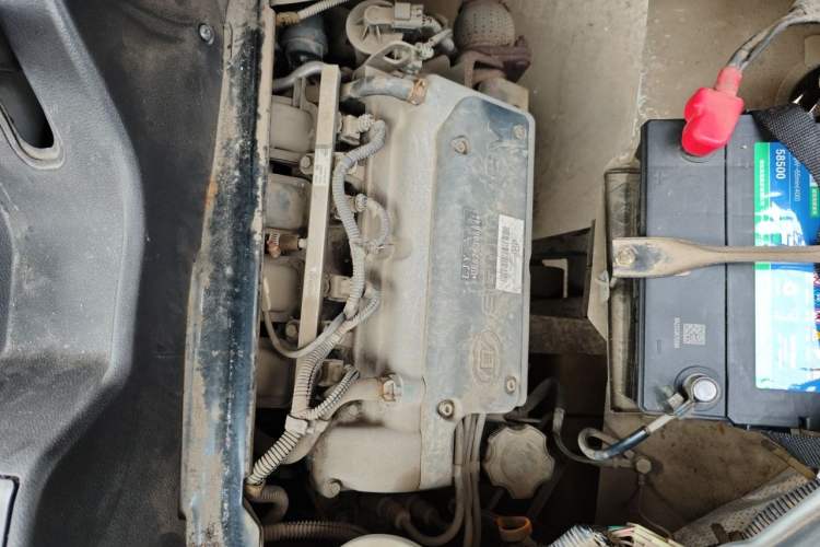 Used Wuling Rongguang 2011 1.2L Base Version Engine Bay Right
